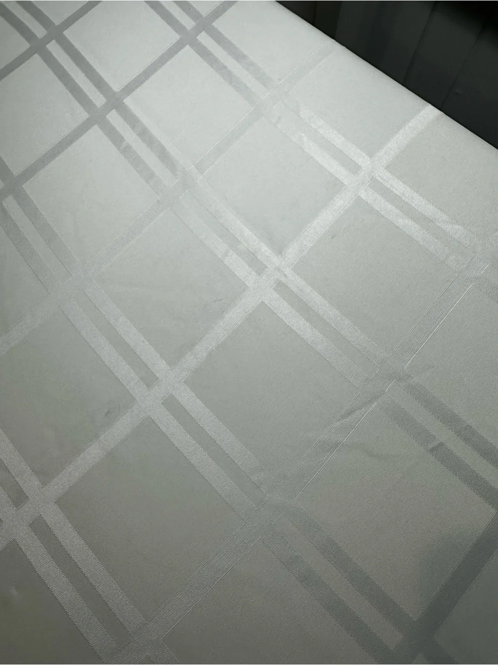 Elegant Ivory Plaid Tablecloth for Home Dining 60 x 100
